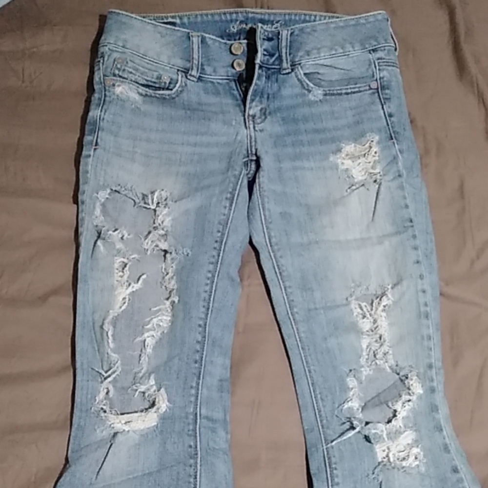 American eagle shredded jeans